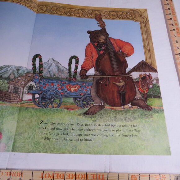 Berlioz the Bear BIG BOOK (almost 2 feet tall) By Jan Brett, Scholastic - Picture 3 of 11